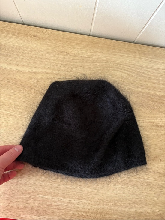 Jumper 1234 Black Fuzzy Knit Cashmere Beanie Hat main image 5